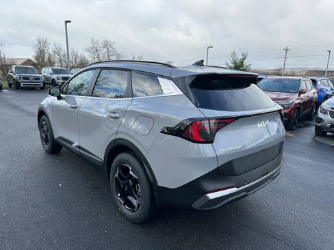New 2026 Kia Sportage EX image 9