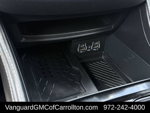 Used 2025 Chrysler Pacifica Limited FWD image 22