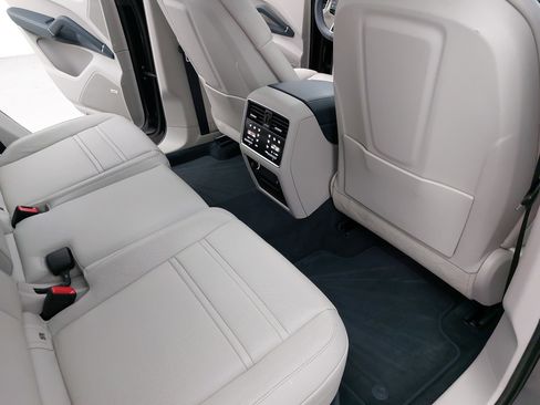 Certified 2023 Porsche Cayenne image 13