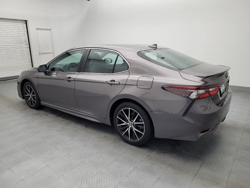 Used 2021 Toyota Camry SE FWD image 3