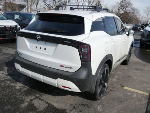 New 2026 Nissan Kicks SR w/ Cold Weather Package image 2