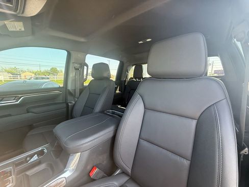 Used 2025 GMC Sierra 1500 Elevation w/ Elevation Premium Package image 13