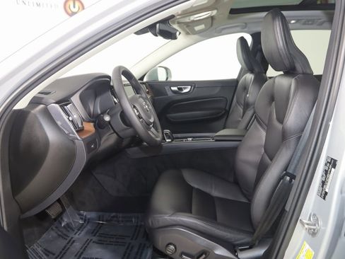 Used 2023 Volvo XC60 B5 Plus w/ Climate Package image 12