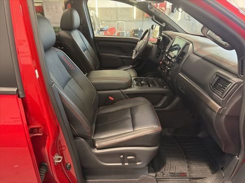 Used 2024 Nissan Titan PRO-4X w/ Pro-4x Convenience Package AWD/4WD image 15