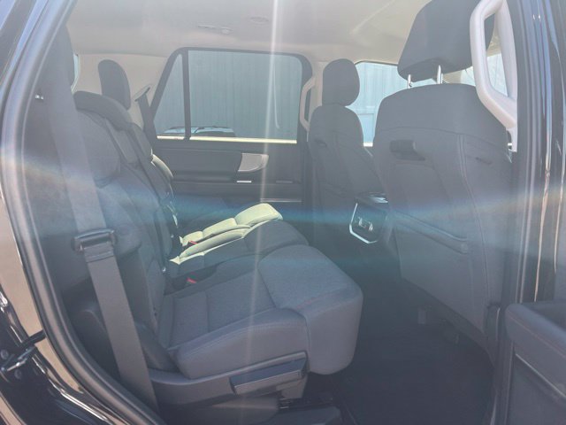 Used 2025 Ford Expedition Active AWD/4WD image 14