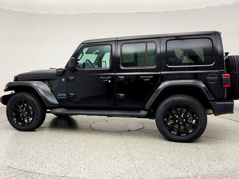 Used 2025 Jeep Wrangler Unlimited Sahara image 8