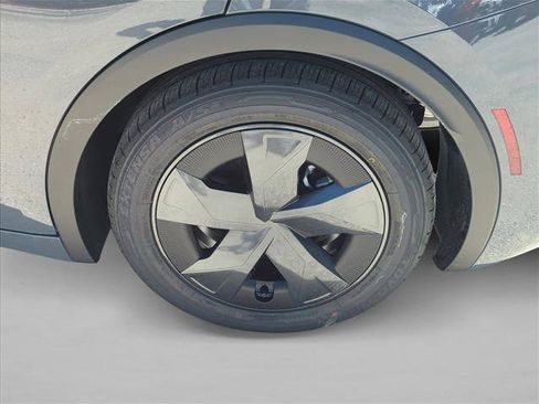 New 2026 Toyota Prius Plug-In Hybrid FWD image 9