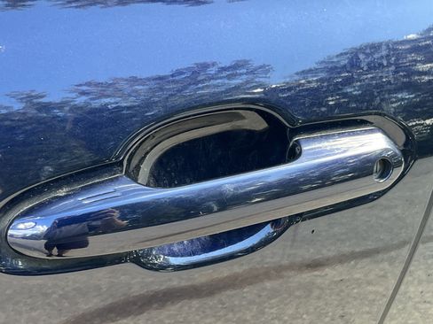 Used 2022 Toyota Highlander XLE image 35