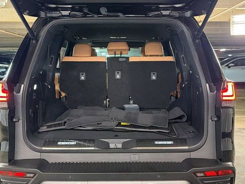 Certified 2024 Lexus LX 600 4WD w/ Premium Package image 16