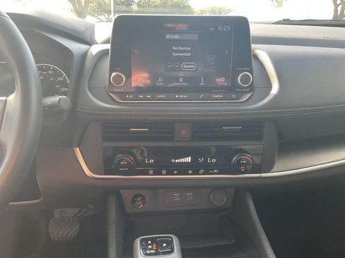 Used 2025 Nissan Rogue SV FWD image 26