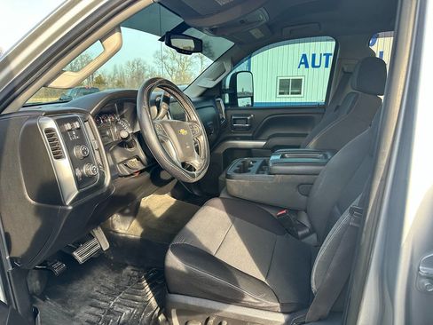 Used 2015 Chevrolet Silverado 3500 LT w/ LT Convenience Package image 11