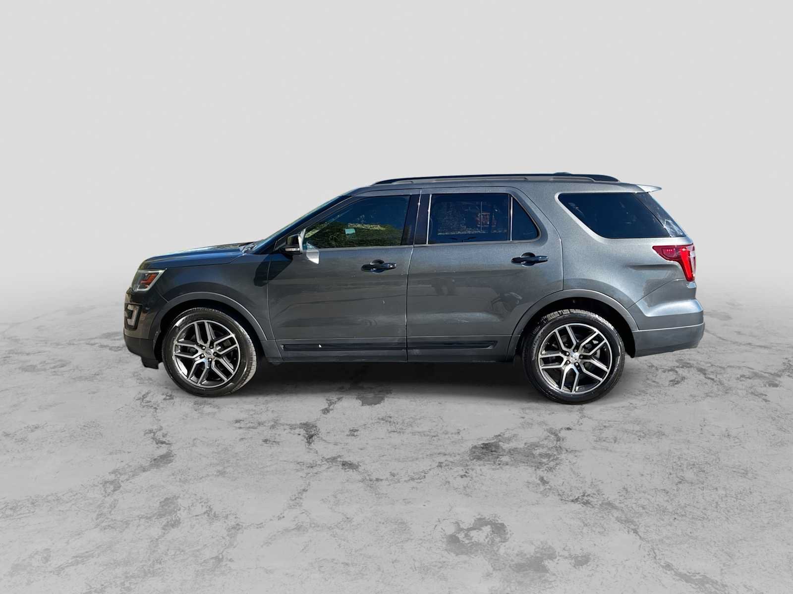 Used 2016 Ford Explorer Sport w/ Equipment Group 401A AWD/4WD image 5