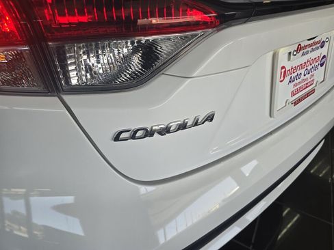 Used 2022 Toyota Corolla LE FWD image 28