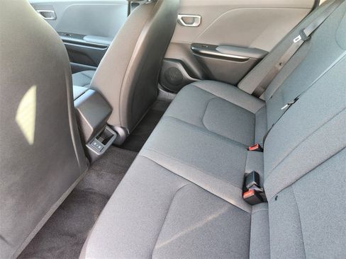New 2025 Kia K4 LXS image 19