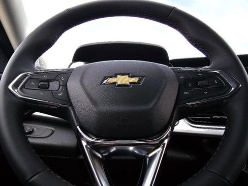 Certified 2025 Chevrolet Trax LT w/ Driver Confidence Package image 26