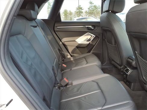 Used 2023 Audi Q3 2.0T Premium image 7