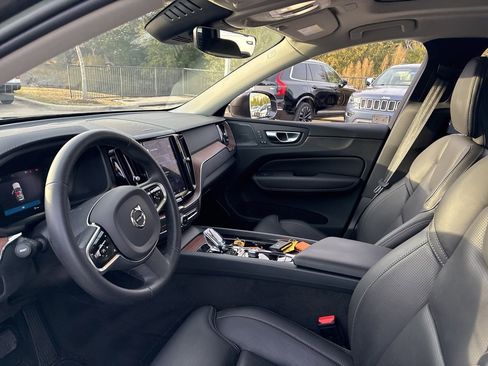 Used 2023 Volvo XC60 B5 Ultimate w/ Climate Package image 17