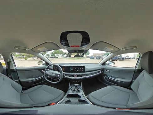 Used 2025 Kia K4 LXS image 43