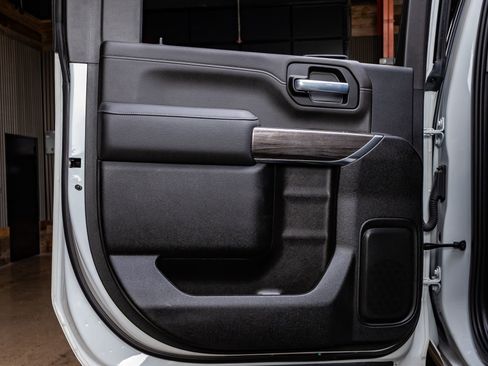 Used 2022 Chevrolet Silverado 2500 LTZ w/ LTZ Plus Package image 38