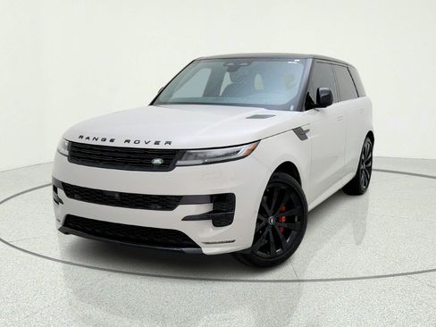 Used 2025 Land Rover Range Rover Sport Dynamic SE AWD/4WD image 2