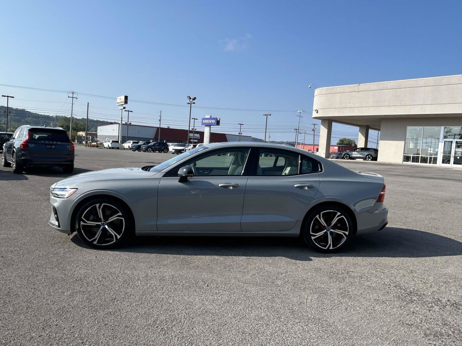 Certified 2024 Volvo S60 B5 Core AWD/4WD image 4