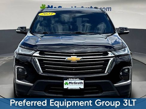 Used 2023 Chevrolet Traverse LT w/ LT Premium Package AWD/4WD image 2