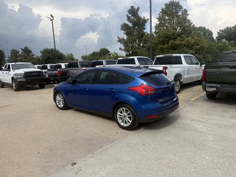 Used 2018 Ford Focus SE FWD image 4