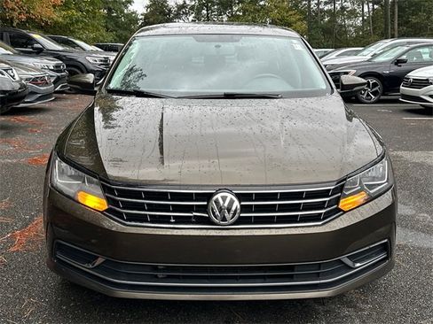 Used 2019 Volkswagen Passat 2.0T Wolfsburg w/ Wheels & Sunroof Package image 2
