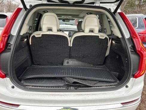 Used 2024 Volvo XC90 B6 Ultimate w/ Lounge Package image 8