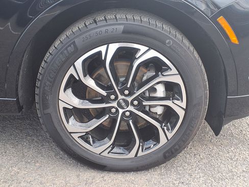 Used 2024 Lincoln Nautilus Reserve w/ Equipment Group 202A image 10