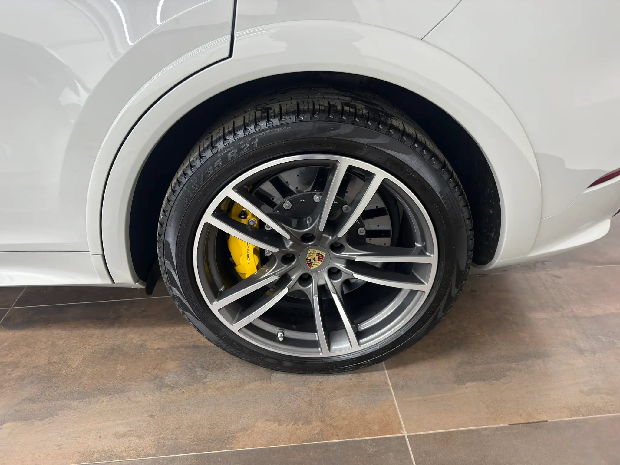 Used 2022 Porsche Cayenne Turbo S w/ Assistance Package AWD/4WD image 37