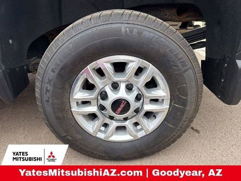 Used 2021 GMC Sierra 2500 AT4 w/ AT4 Preferred Package AWD/4WD image 16