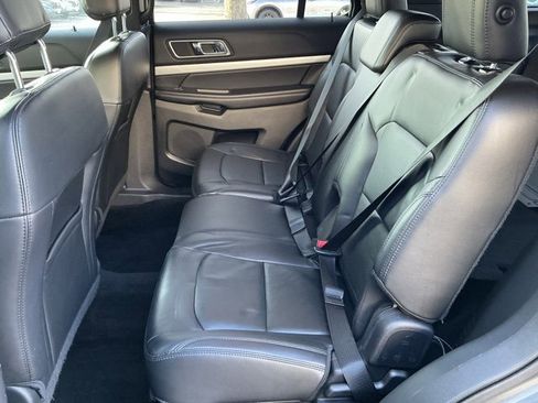 Used 2017 Ford Explorer XLT w/ Equipment Group 202A image 12