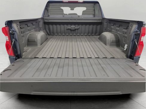 Used 2022 Chevrolet Silverado 1500 RST AWD/4WD image 43