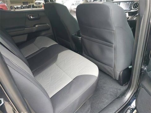 Used 2021 Toyota Tacoma TRD Sport image 11