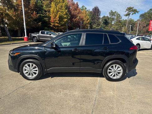 Certified 2025 Toyota Corolla Cross LE image 2