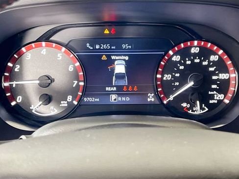 Used 2025 Nissan Frontier PRO-4X AWD/4WD image 3