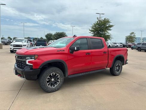 Used 2024 Chevrolet Silverado 1500 ZR2 w/ Technology Package AWD/4WD image 1
