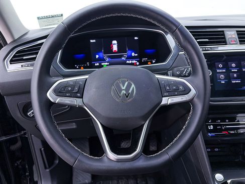 Used 2022 Volkswagen Tiguan SE FWD image 29