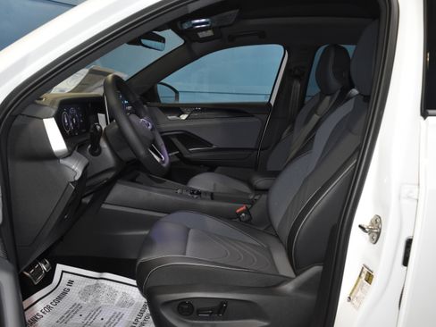 New 2026 Volkswagen Tiguan SE R-Line image 7