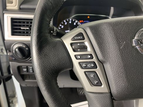 Used 2021 Nissan Titan SV w/ SV Convenience Package AWD/4WD image 17