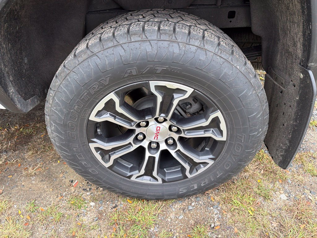 Used 2024 GMC Canyon AT4 w/ Canyon Safety Plus Package AWD/4WD image 10