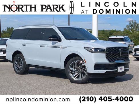 New 2025 Lincoln Navigator Reserve image 1