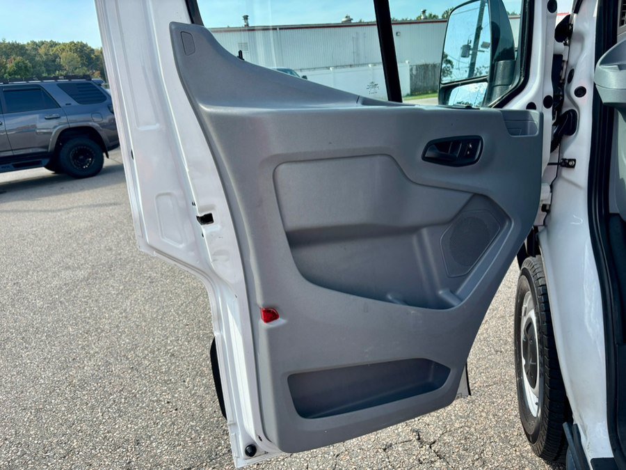 Used 2019 Ford Transit 250 148 Medium Roof RWD image 10