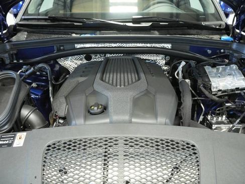 New 2026 Porsche Macan AWD/4WD image 30