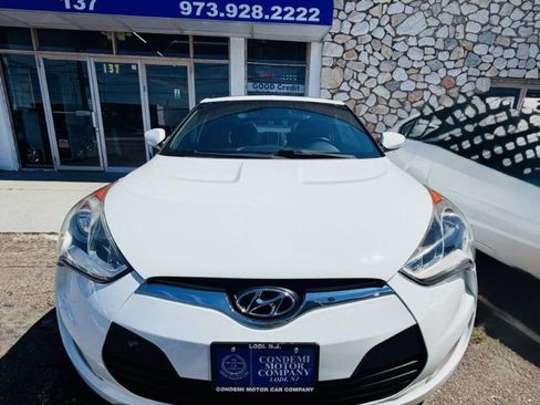 Used 2016 Hyundai Veloster w/ Option Group 02 FWD image 5