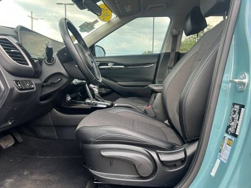 Used 2025 Kia Seltos S AWD/4WD image 6