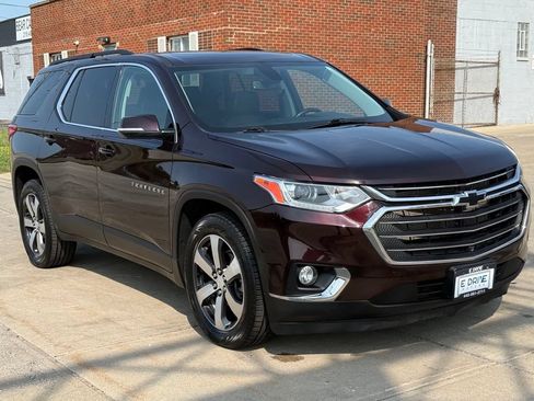 Used 2020 Chevrolet Traverse LT w/ LT Premium Package AWD/4WD image 4