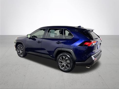 Used 2023 Toyota RAV4 XLE Premium AWD/4WD image 8
