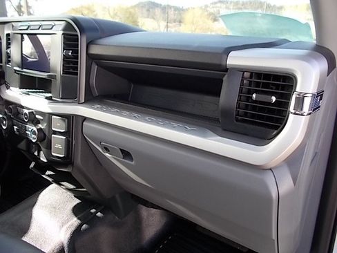 Used 2024 Ford F350 XL AWD/4WD image 13
